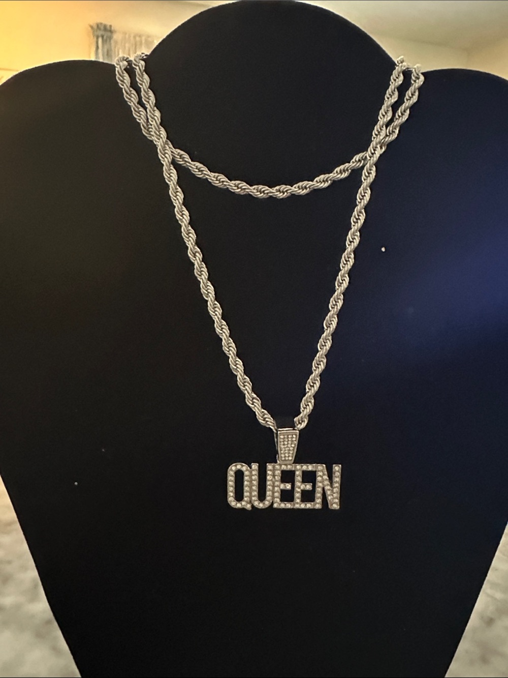 Silver 'QUEEN' Pendant Necklace - Picture 2 of 10